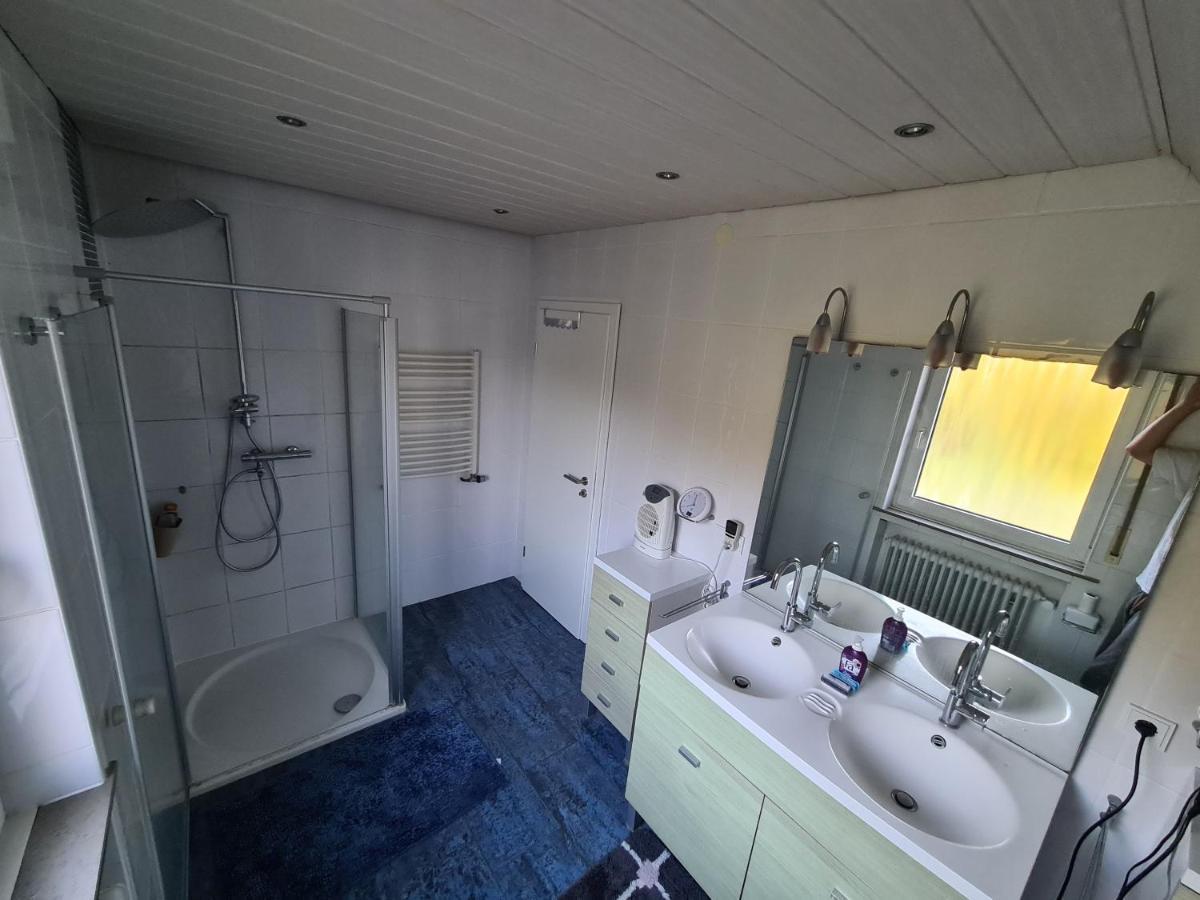 Privat bewohntes Haus ZUR ALLEINNUTZUNG mit Garten und Terrasse - im Kurort Bad Salzuflen Exterior foto