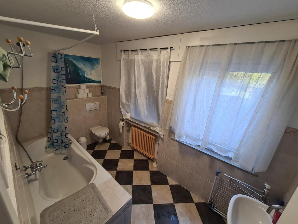 Privat bewohntes Haus ZUR ALLEINNUTZUNG mit Garten und Terrasse - im Kurort Bad Salzuflen Exterior foto